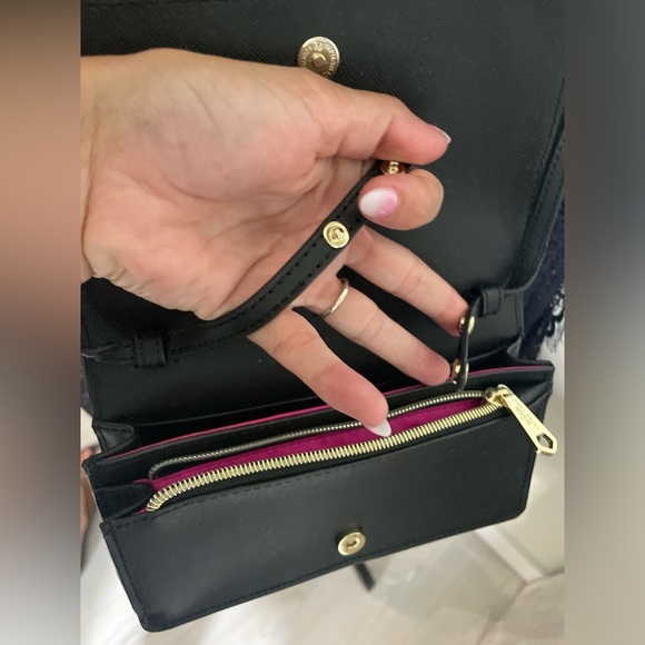 ⭐️ Trina Turk Crossbody Bag Black/Cream EUC - Picture 4 of 4